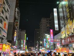-六合夜市
