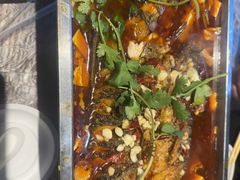 -老街烧烤大排档·地道湖北菜·龙虾馆(汉口火车站店)