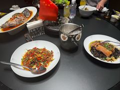 -忆江南·临江鱼馆