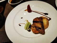 -大中华希尔顿酒店-念自助餐·嗨啤·小龙虾