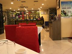 大堂-金杏·粘卷子 烤鸭 农家菜