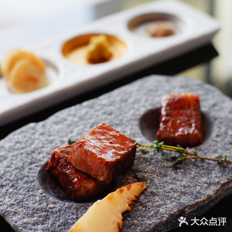 77层の「一目RIN」，一目了然的天际美景与匠心料理，美哉～