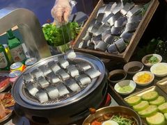 -围炉肉舍•炭烤活鳗•丹东海鲜烤肉(步行街店)