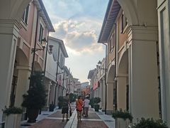 -佛罗伦萨小镇广佛名品奥特莱斯(疏港路店)