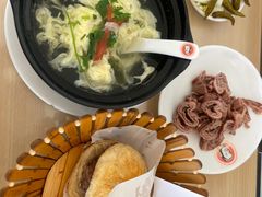 -闫家驴肉老店(华电一校店)
