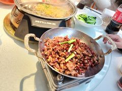 -阿瓦山寨·湘菜现炒·剁椒鱼头王(咸阳总店)