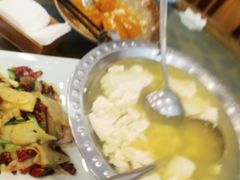 -石磨豆花家常菜·牦牛排土火锅