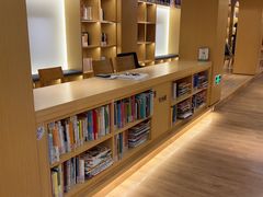 -漕河泾街道图书馆(漕河泾社区文化活动中心店)