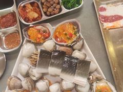 -围炉肉舍•炭烤活鳗•丹东海鲜烤肉(步行街店)