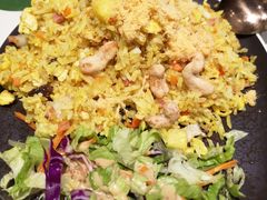 菠萝虾仁炒饭-越弥越南传统美食馆
