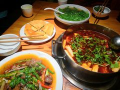 -大众跷脚牛肉馆·非遗传承单位(峨眉山店)