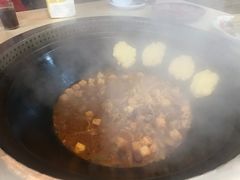 -三江鱼东北特色铁锅炖(骆驼店)