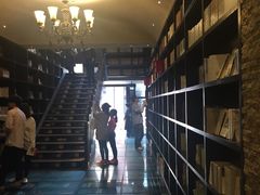 -钟书阁(松江泰晤士小镇店)