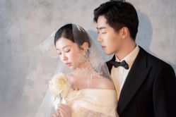 -雪中彩影婚纱摄影·微光艺术中心