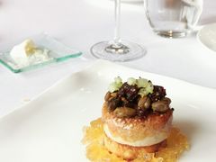 香煎鹅肝配黑橄榄，荔枝酱和吐司-Jean Georges