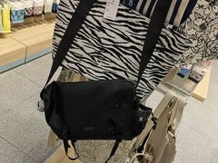 -hotwind热风(中贸广场店)