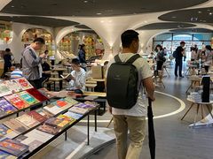 -钟书阁(珍园店)