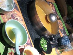 -洪氏嗨捞·广东猪肚鸡·椰子鸡火锅(西咸万象城店)