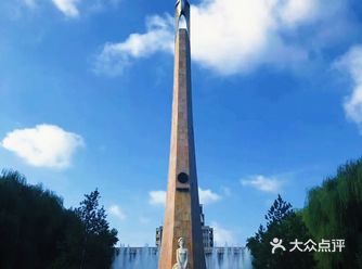 这里的及格女神,让我想起了北洋园的读书姐姐