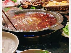 -茅草房·河畔园林火锅