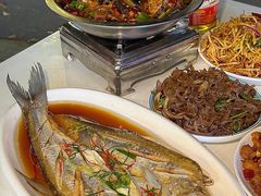 -丹水桥地锅鱼·翘嘴鲌·地方特色全鱼宴(丹江口大坝店)