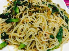 -香巴拉云南餐厅(华莱坞店)