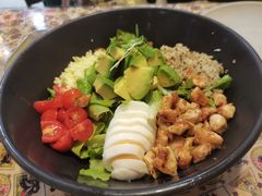 牛油果鸡肉沙拉-彼德西餐厅(凯德广场新南店)