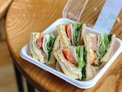 鸡蛋腊肉三明治-罗森尼娜(解放西路店)