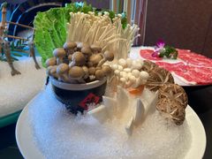 -鼎泰亨·海鲜牛肉餐厅(滨江店)