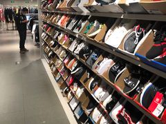 -唯品会(北京国瑞城店)