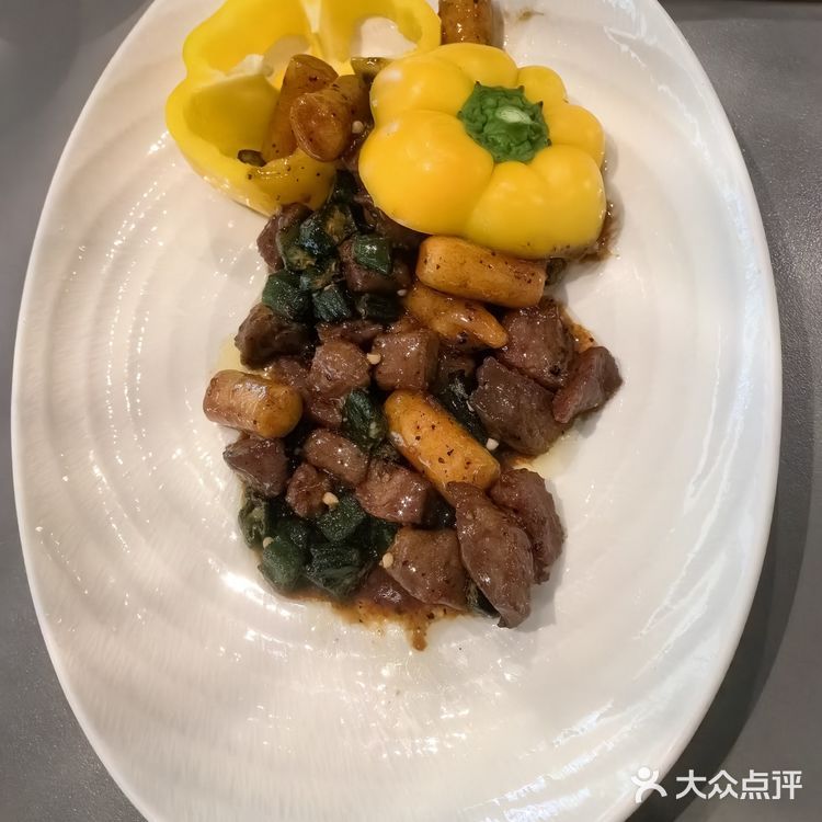 小饭搭子的快乐进餐时光