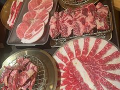-韩烧牛中牛·甄选黑牛烤肉(黑金店)