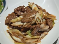 京葱炒牛肉-喜势点·糖沙翁手工茶点·本地人茶居(永庆坊店)