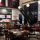 来武汉精酿酒馆喝酒，没想到被汉堡迷到哭