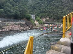 -安吉龙王山峡谷漂流