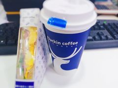 -瑞幸咖啡(八卦岭工业店)