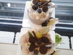 雪顶巧克力蛋糕-花花卷卷·鲜食蛋糕(静安久光百货店)