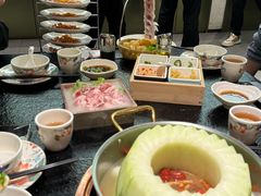 -得意咚瓜·顺德鱼生·冬瓜火锅(深圳首店)