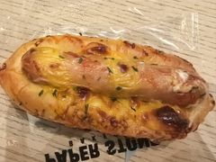 爆汁肠仔包-PAPER STONE BAKERY(天汇广场店)