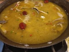 -霄汉牛三鲜湖北砂锅菜(万松园2店)