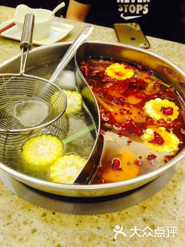 牛鲜馆牛肉火锅(东华西路店)鸳鸯锅底图片 - 第2578张