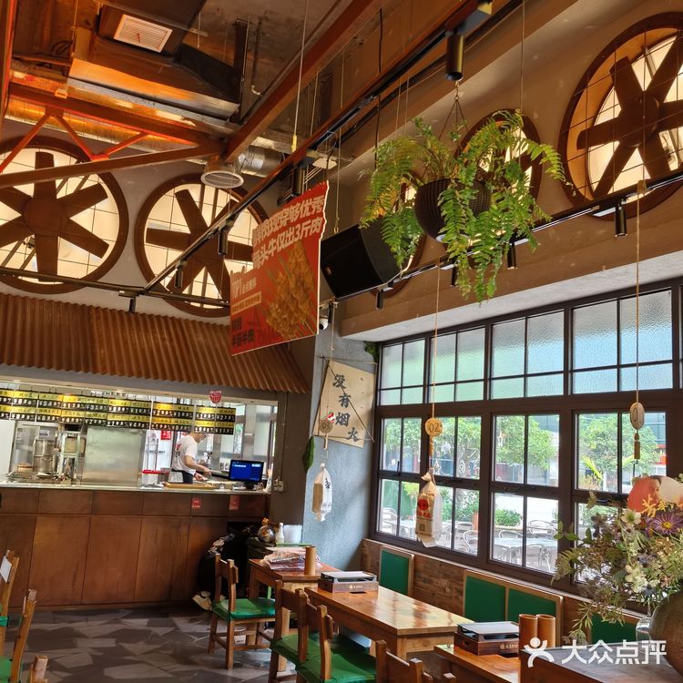 烧烤夜宵热门地:肥六音乐烧烤