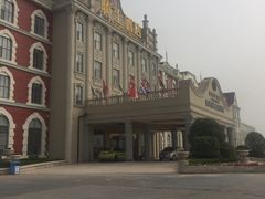 -泉城欧乐堡戏水湾艺术养生温泉