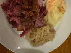 -普兰达德国餐厅·德式脆皮烤猪肘·自酿啤酒(观唐店)
