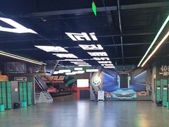 -极限PLAY运动娱乐新世界·团建派对表演休闲馆·室内高空游乐园