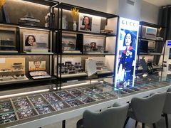 -博士眼镜集团石人工眼镜(虹口万泰店)