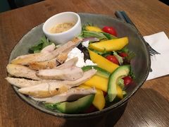 鸡肉牛油果芒果色拉-Wagas沃歌斯(太古汇店)