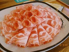 -毛辣果·贵州红酸汤牛肉火锅(西单店)