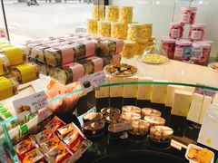 零售区-好利来(彩香店)