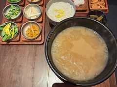 -银米·云南传统过桥米线(双廊黑金冠店)